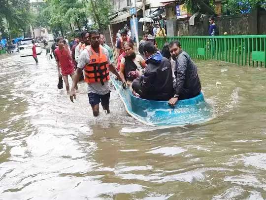 महाराष्ट्र में बाढ़ ने मचाया तांडव, 27 लोगों की मौत, एक लापता