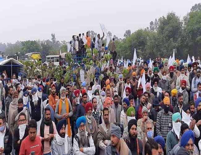 Farmers Protest Rally: राहुल गांधी ने किया किसानों का समर्थन, कहा- हम अन्नदाताओं के साथ