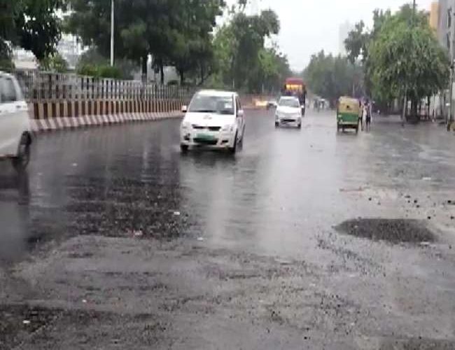 Weather Update: अगले 24 घंटे के दौरान यूपी सहित इन राज्यों में भारी बारिश की चेतावनी, जानिए- चार दिन कैसा रहेगा मौसम