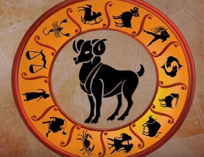 Todays Horoscope 28 August 2021 : इन दो राशि के लोगों को आज रहेगी मानसिक परेशानी, जानिये क्या कहते हैं सितारे