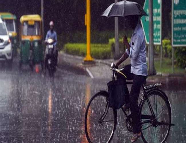 Weather Updates: अगले कई दिन देश के इन राज्यों में हो सकती है भारी बारिश, IMD ने जारी किया अलर्ट