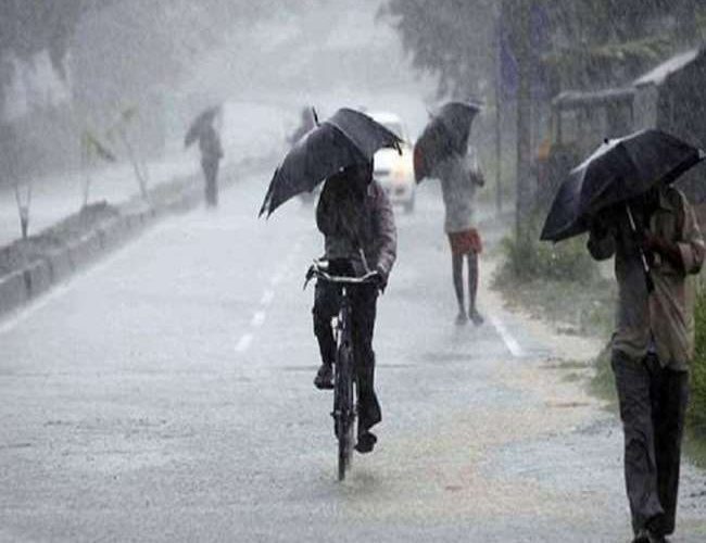 Weather Updates: दिल्ली, यूपी और हरियाणा समेत देश के इन हिस्सों में बारिश का अलर्ट, चक्रवात तूफान का भी दिखेगा असर