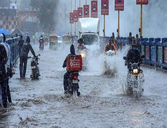 Weather Updates: आंध्र प्रदेश में भारी बारिश, जानें- हफ्तेभर देश में कैसा रहेगा मौसम