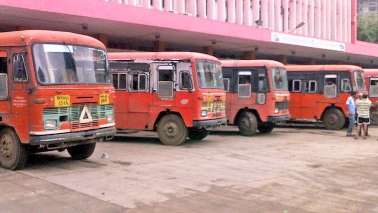 MSRTC बस हड़ताल के बीच, राज्य सरकार ने निजी बसों को सार्वजनिक परिवहन के रूप में चलाने की अनुमति दी