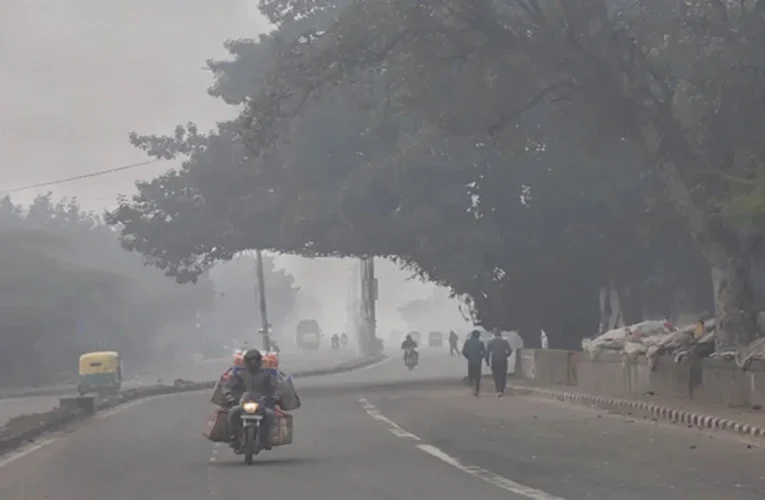 Weather Today: सर्दियों के लिए हो जाइए तैयार, यूपी में और बढ़ेगी ठंड, बर्फीले पहाड़ों से सर्द हवाएं रहेंगी जारी, जानें मौसम का हाल