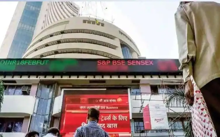 Share Market Highlights: 518 अंकों की गिरावट के साथ सेंसेक्स 61144 पर बंद, निफ्टी 18159 पर बंद