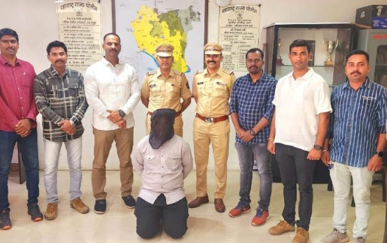 वसई पुलिस की कार्रवाई, राष्ट्रीय महामार्ग पर जबरन चोरी करनेवाला आरोपी गिरफ्तार…